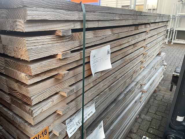 Ca. 60x douglas planken fijnbezaagd, 32x150mm, lengte 300cm - afbeelding 2 van  3
