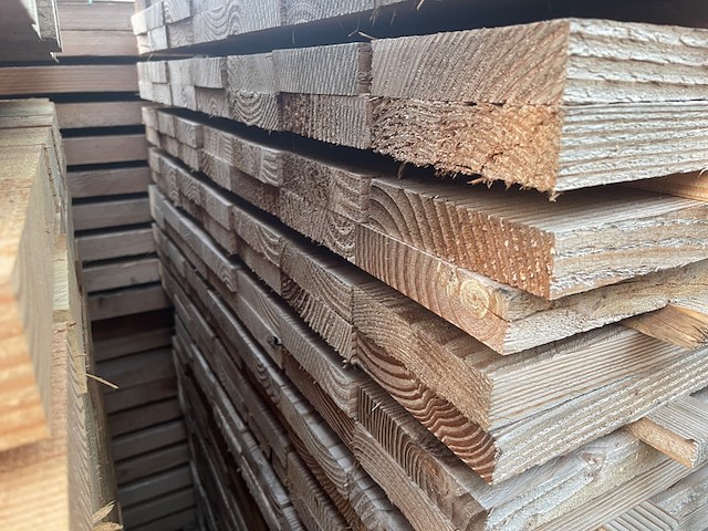 Ca. 60x douglas planken fijnbezaagd, 32x150mm, lengte 300cm - afbeelding 3 van  3