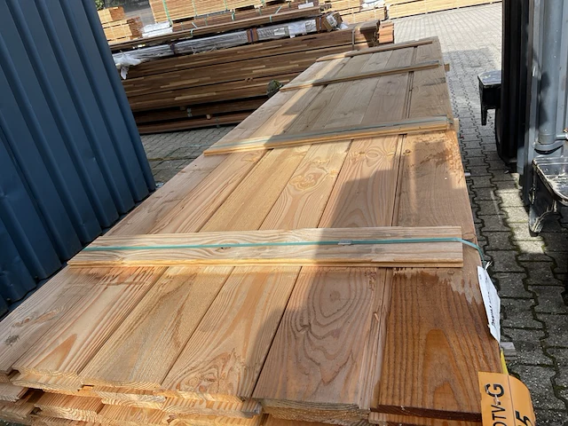 Ca. 60x douglas wisselsponning/halfhoutsrabat, 18x190mm, lengte 400cm - afbeelding 1 van  3