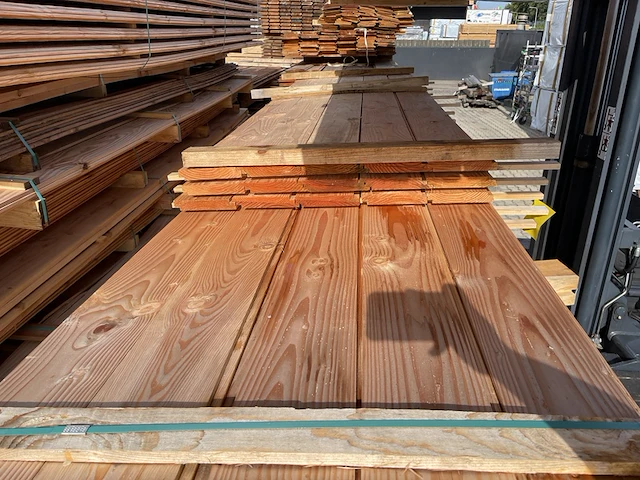 Ca. 60x douglas zweeds rabat, 21x180mm, lengte 30/300cm 30/400cm - afbeelding 1 van  3