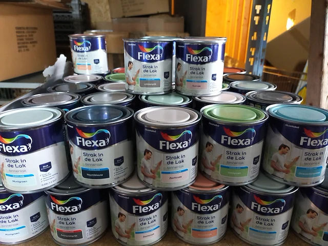 Ca. 60x lak flexa, strak in de lak - afbeelding 1 van  3