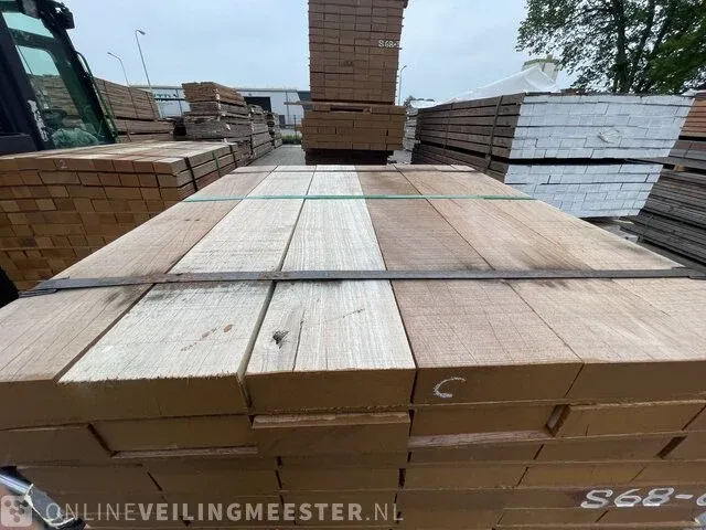 Ca. 60x tatajuba hardhouten balken fijnbezaagd, 50x150mm, lengte 100cm - afbeelding 1 van  3