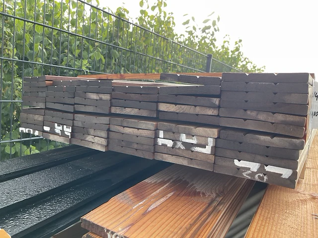 Ca. 61x guyana teak schuttingplanken, 16x140mm, lengte 400cm - afbeelding 3 van  3