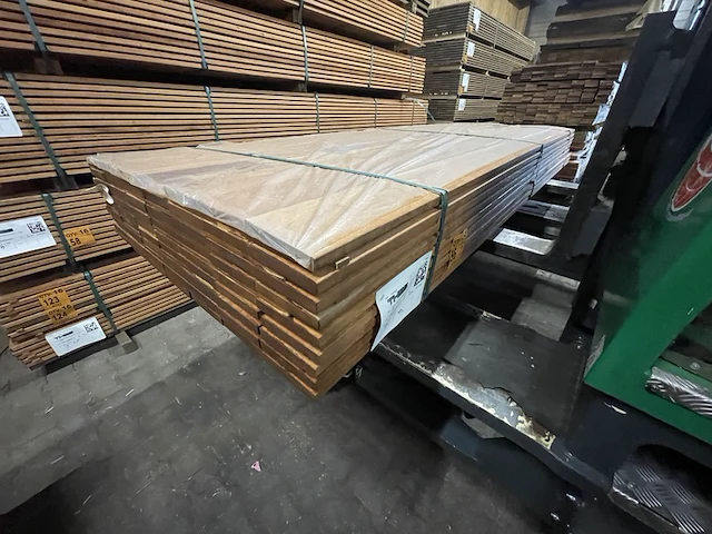Ca. 62x angelim pedra planken geschaafd, 21x145mm, lengte 310cm - afbeelding 2 van  3