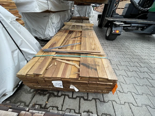 Ca. 64x guyana ipé planken geschaafd, 16x90mm, lengte 450cm - afbeelding 1 van  3