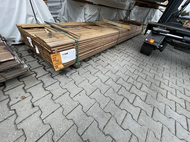 Ca. 64x guyana ipé planken geschaafd, 16x90mm, lengte 450cm - afbeelding 2 van  3