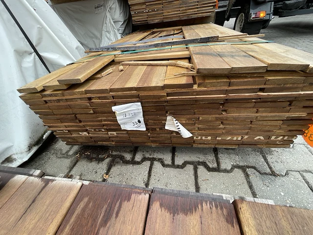 Ca. 64x guyana ipé planken geschaafd, 16x90mm, lengte 450cm - afbeelding 3 van  3