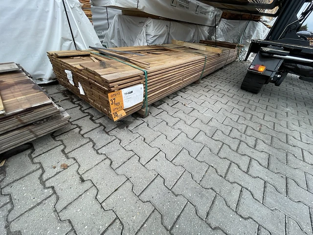 Ca. 64x guyana ipé planken geschaafd, 16x90mm, lengte 450cm - afbeelding 2 van  3