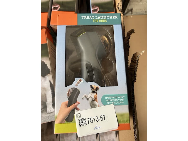 Ca. 64x handheld treat launcher voor honden - afbeelding 3 van  3