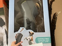 Ca. 64x handheld treat launcher voor honden - afbeelding 3 van  3