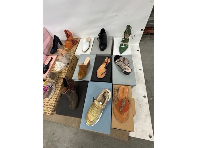 Ca. 65 paar exclusieve damesschoenen - afbeelding 4 van  16