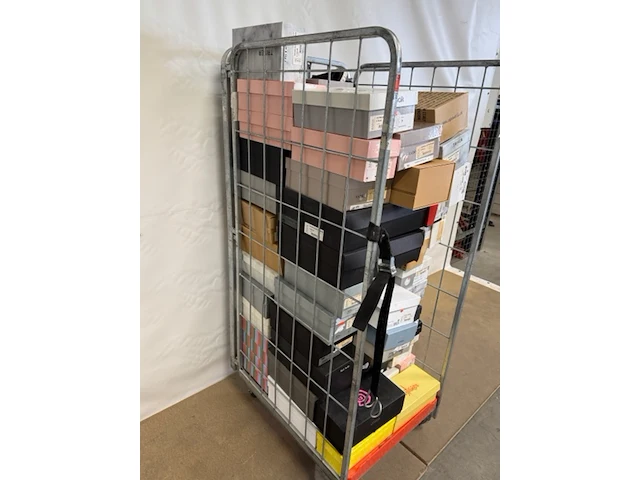 Ca. 65 paar exclusieve damesschoenen - afbeelding 10 van  16