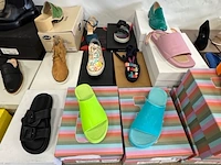 Ca. 65 paar exclusieve damesschoenen - afbeelding 12 van  16