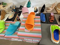Ca. 65 paar exclusieve damesschoenen - afbeelding 13 van  16