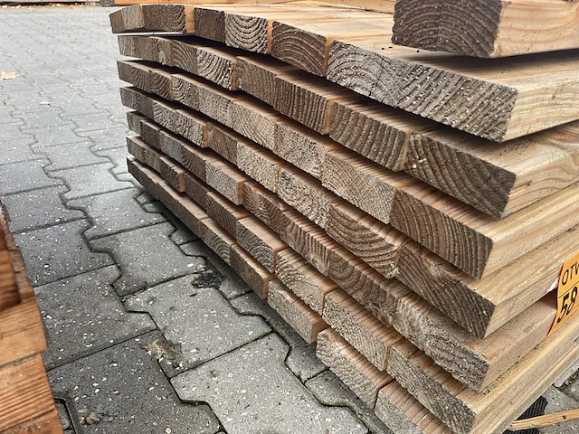 Ca. 65x douglas regels geschaafd, 40x100mm, lengte 500cm - afbeelding 3 van  3