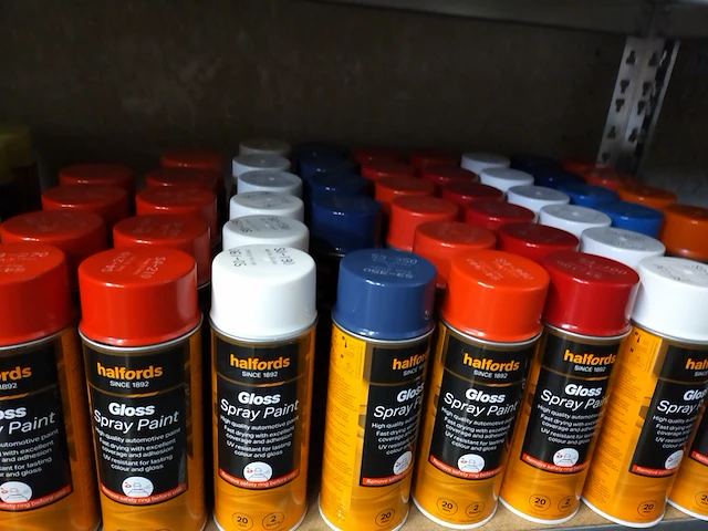 Ca. 65x glans spuitlak halfords - afbeelding 1 van  4