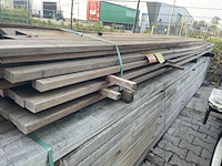 Ca. 65x partij hardhouten latten, lengte 400cm - afbeelding 2 van  3