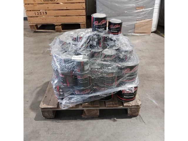 Ca. 65x petson paints primer 2.5l tot 500ml - afbeelding 1 van  7