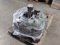 Ca. 65x petson paints primer 2.5l tot 500ml - afbeelding 7 van  7