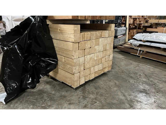 Ca. 65x vuren balken geschaafd, 12x12x326 cm - afbeelding 1 van  3
