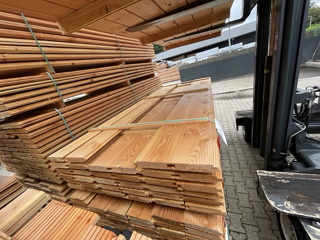 Ca. 68x douglas wisselsponning/ halfhoutsrabat, 18x190mm, lengte 300cm - afbeelding 1 van  3