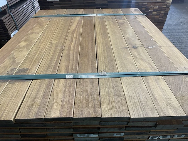 Ca. 68x guyana ipé planken geschaafd, 21x90mm, lengte 185cm - afbeelding 1 van  4