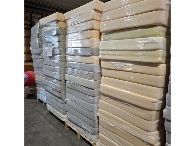 Ca. 68x matras zonder hoes - afbeelding 9 van  9