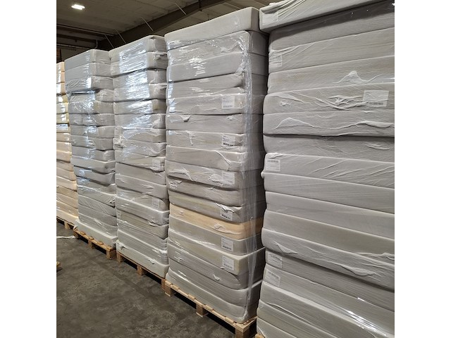 Ca. 68x matras zonder hoes - afbeelding 6 van  6