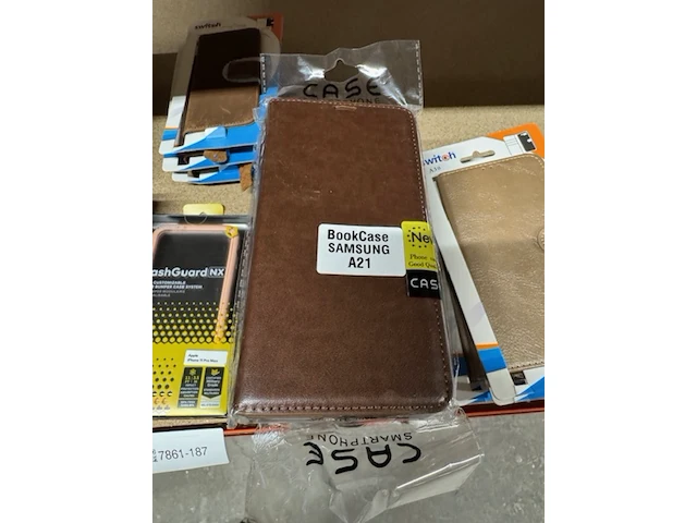 Ca. 68x telefoonhoesje samsung, diverse kleuren - afbeelding 7 van  11