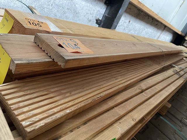 Ca. 6x douglas vlonderplanken , 30x145mm, lengte 400cm - afbeelding 2 van  3