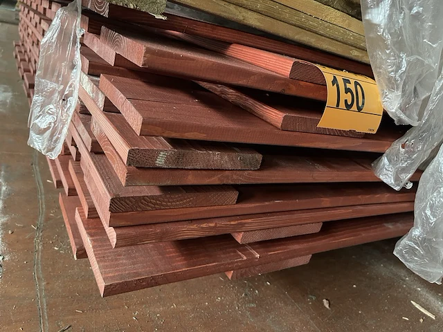 Ca. 6x grenen schuttingpanelen rood gecoat, 180x180cm - afbeelding 2 van  3