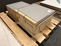 Ca. 7 m² vloertegels - afbeelding 2 van  3