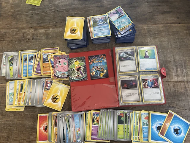 Ca. 700x vintage & moderne pokémon kaarten - afbeelding 1 van  27