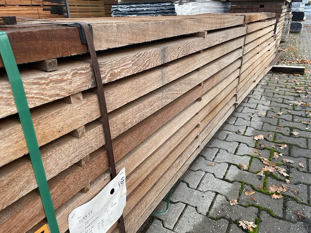 Ca. 70x angelim pedra palen fijnbezaagd, 52x52mm, lengte 2/335cm, 68/365cm - afbeelding 2 van  3