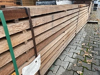 Ca. 70x angelim pedra palen fijnbezaagd, 52x52mm, lengte 2/335cm, 68/365cm - afbeelding 2 van  3