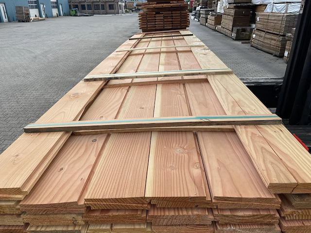 Ca. 70x douglas zweeds rabat, 26x195mm, lengte 500cm - afbeelding 1 van  3
