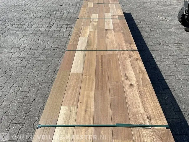 Ca. 70x guyan ipé hardhouten planken, 18x140mm, lengte 500cm - afbeelding 1 van  3