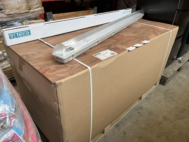Ca. 70x ip65 t8 fixture 1x58w led armatuur teco professional - afbeelding 1 van  4