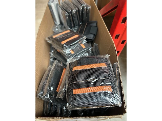 Ca. 70x magnetische polsband voor klussen - afbeelding 3 van  4