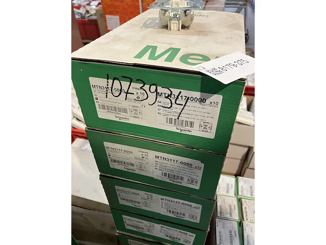 Ca. 70x schneider electric/merten schakelaar - afbeelding 1 van  3