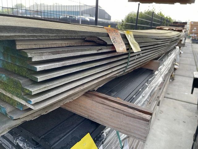 Ca. 70x thermo ayous channelsiding, 19x130mm, lengte 400cm - afbeelding 2 van  3