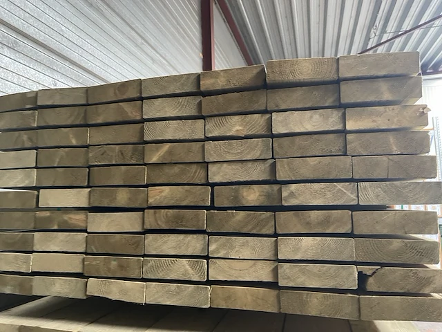 Ca. 70x vuren regels geschaafd groen geïmpregneerd, 42x143mm, lengte 360cm - afbeelding 3 van  3