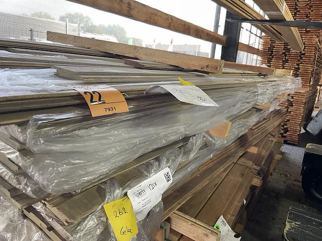 Ca. 72x diverse hardhouten channelsiding zwart gecoat, 20x120mm - afbeelding 2 van  3
