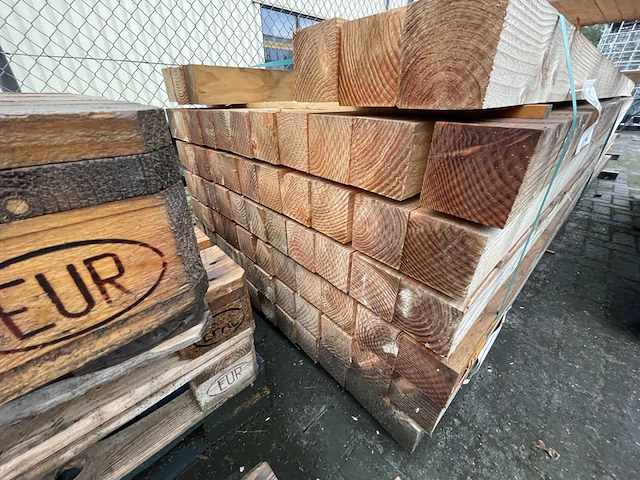 Ca. 72x douglas balken fijnbezaagd, 100x100mm, lengte 400cm - afbeelding 3 van  3