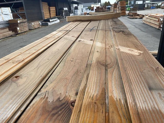 Ca. 72x douglas halfhoutsrabat, 18x175mm, lengte 500cm - afbeelding 1 van  3