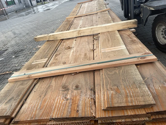 Ca. 72x douglas wisselsponning/halfhoutsrabat, 18x190mm, lengte 500cm - afbeelding 1 van  3