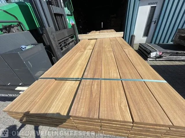 Ca. 72x guyana ipé prime hardhouten planken geschaafd, 21x145mm, lengte 460cm - afbeelding 1 van  3