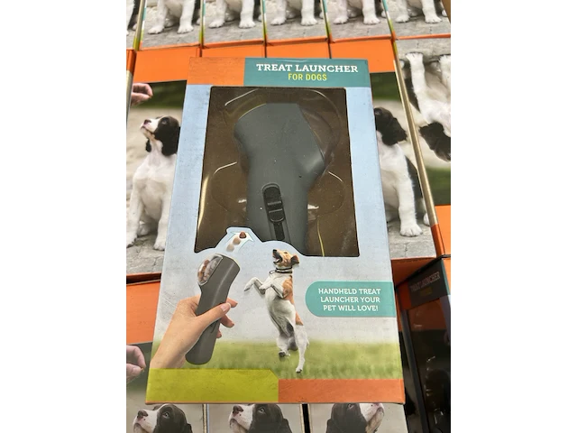 Ca. 72x handheld treat launcher voor honden - afbeelding 1 van  3