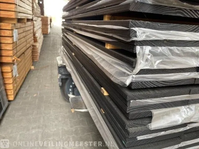 Ca. 73x douglas schuttingplanken zwart gecoat , 16x192mm, lengte 180cm - afbeelding 1 van  3