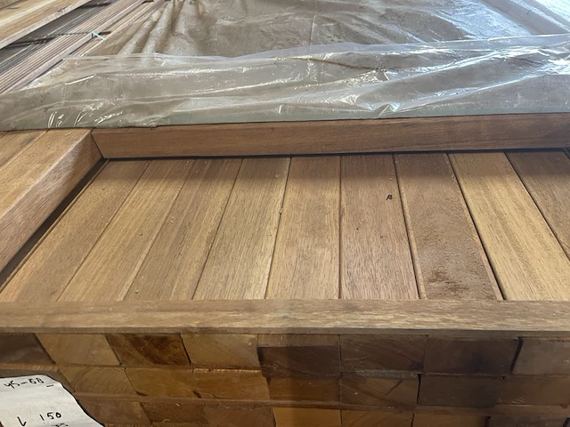 Ca. 75x angelim pedra regels , 45x68mm, lengte 150cm - afbeelding 1 van  3